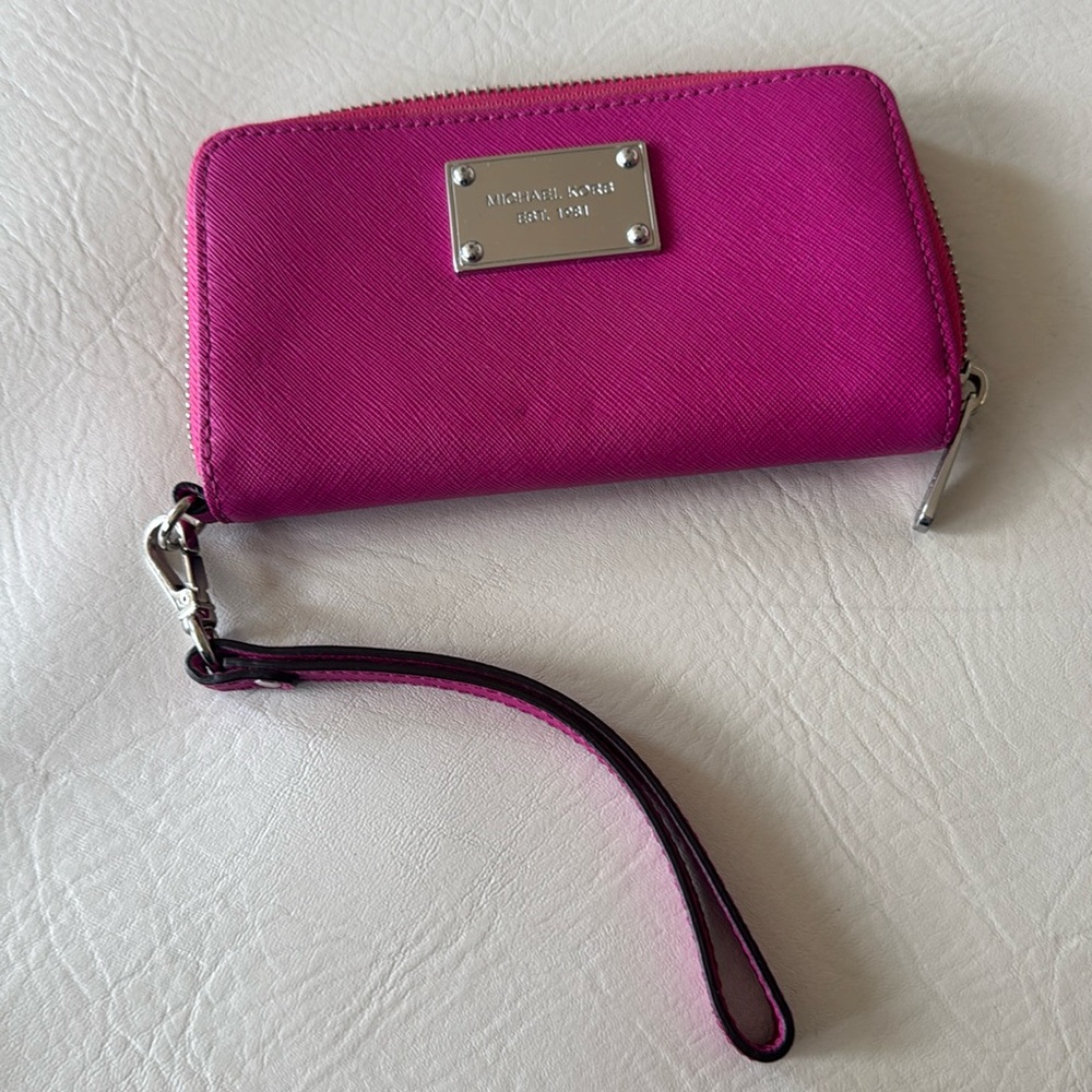 Michael Kors wristlet